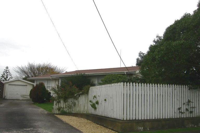 Photo of property in 16 Tararua Terrace, Cloverlea, Palmerston North, 4412