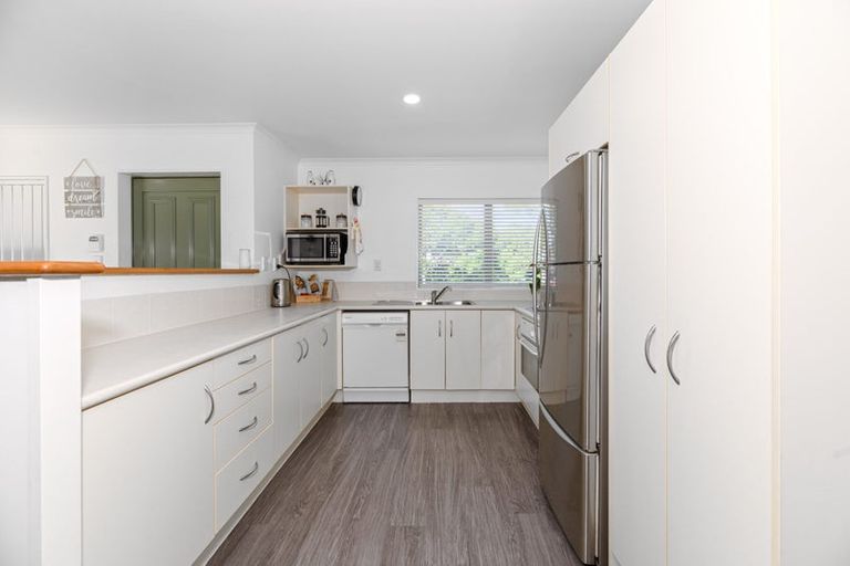 Photo of property in 162 Waitemata Drive, Ranui, Auckland, 0612