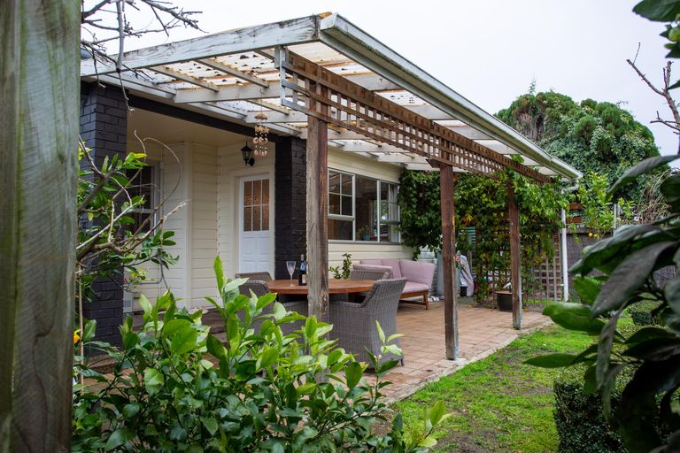 Photo of property in 6 Rhodes Street, Carterton, 5713