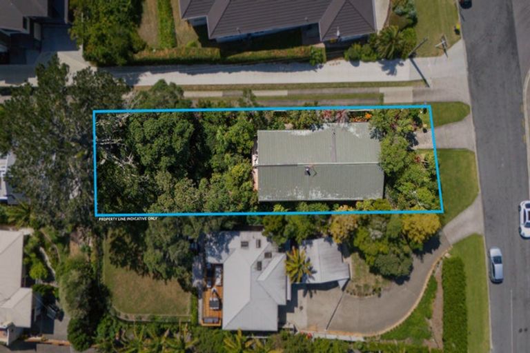 Photo of property in 81 Park Rise, Campbells Bay, Auckland, 0630