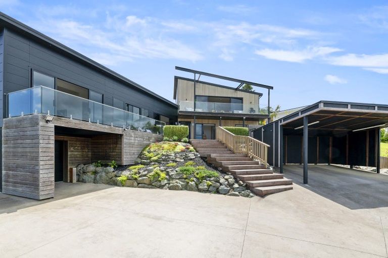 Photo of property in 246 Hillcrest Road, Wainui, 0931