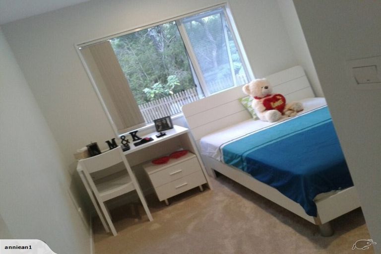 Photo of property in 48 Harrowglen Drive, Northcross, Auckland, 0630