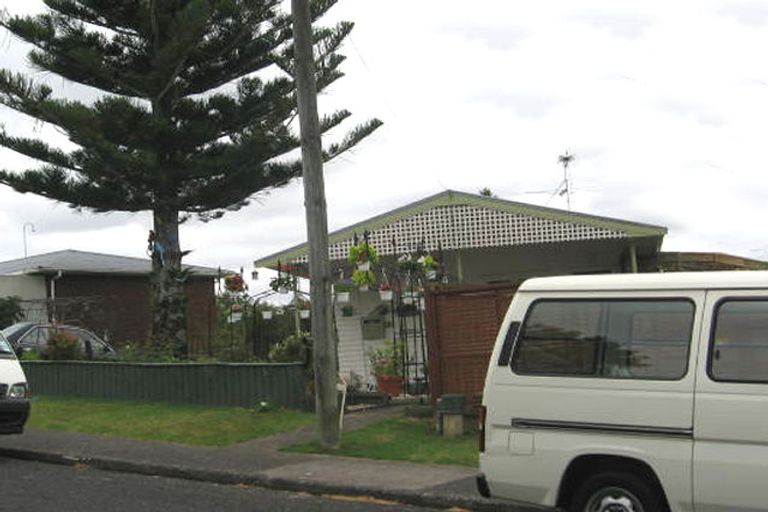 Photo of property in 12 Lanigan Street, Birkdale, Auckland, 0626