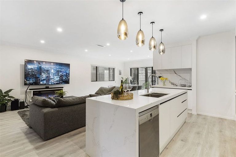 Photo of property in 7 Heavenly Way, Flat Bush, Auckland, 2019