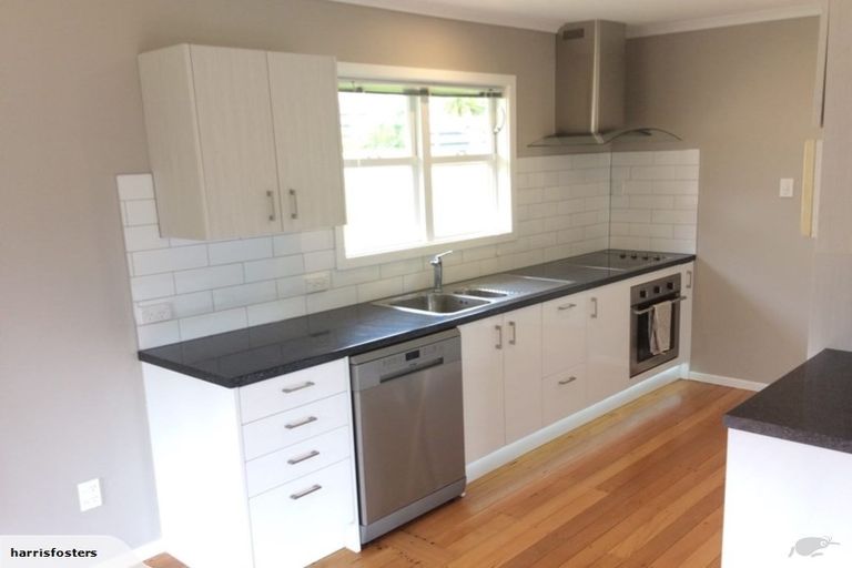 Photo of property in 54 Batchelor Street, Newlands, Wellington, 6037