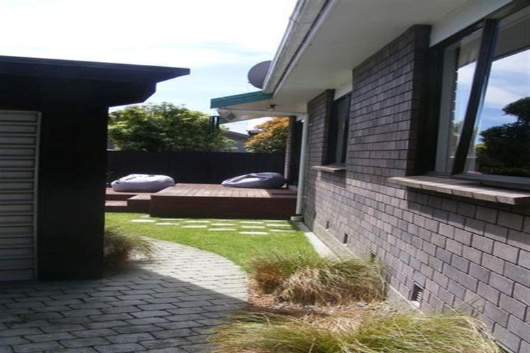 Photo of property in 2/17e Te Maru Place, Redwood, Christchurch, 8051