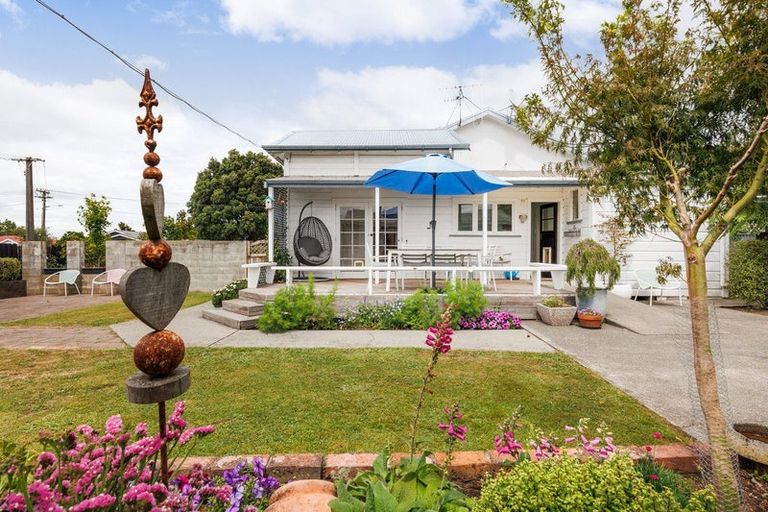 Photo of property in 30 Cuba Street, Marton, 4710