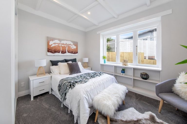 Photo of property in 21 Cambridge Road, Riverhead, 0820