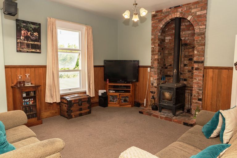 Photo of property in 132 Mcmurdo Street, Tinwald, Ashburton, 7700