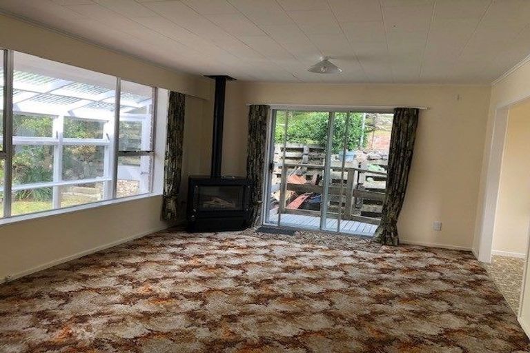 Photo of property in 55 Norana Road, Timberlea, Upper Hutt, 5018