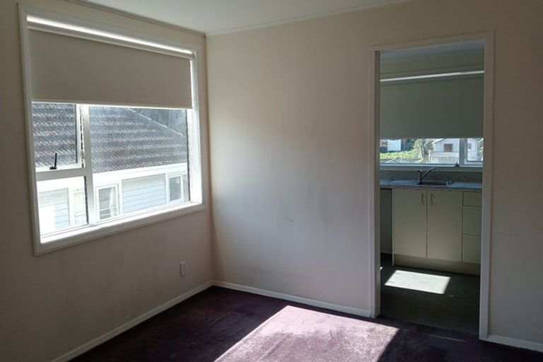 Photo of property in 87 Moorefield Road, Johnsonville, Wellington, 6037