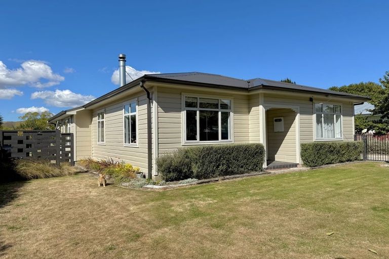 Photo of property in 66 Bledisloe Street, Kurow, 9435