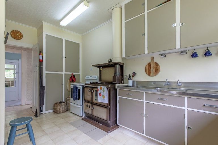 Photo of property in 36 Riverdale Road, Dannevirke, 4930