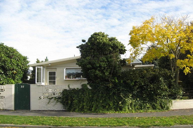 Photo of property in 37 Colman Avenue, Sockburn, Christchurch, 8042