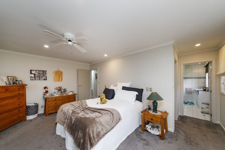 Photo of property in 64 Royal Oak Drive, Kelvin Grove, Palmerston North, 4414