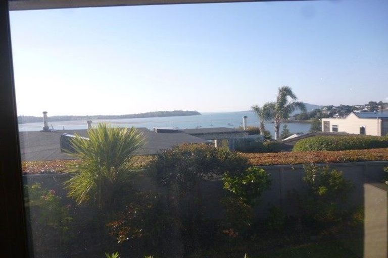 Photo of property in 2/3 Te Akau Crescent, Bucklands Beach, Auckland, 2012