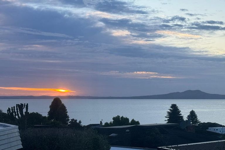 Photo of property in 825 Beach Road, Browns Bay, Auckland, 0630