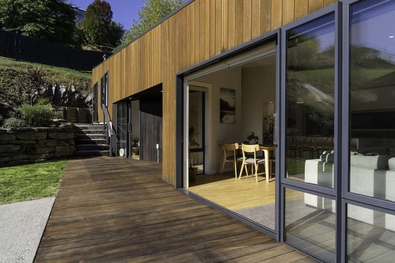 Photo of property in 67 Mcdonnell Road, Arrowtown, 9302