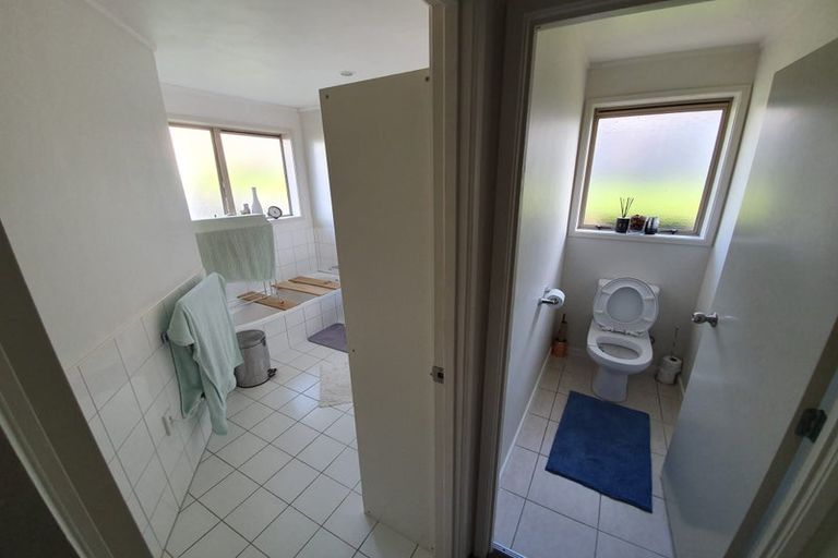 Photo of property in 13 Dovey Place, Massey, Auckland, 0614