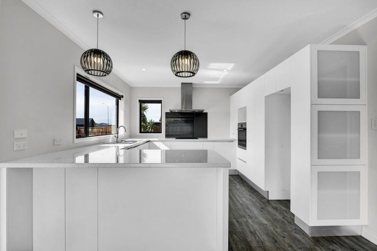 Photo of property in 16 Keene Drive, Bell Block, New Plymouth, 4312