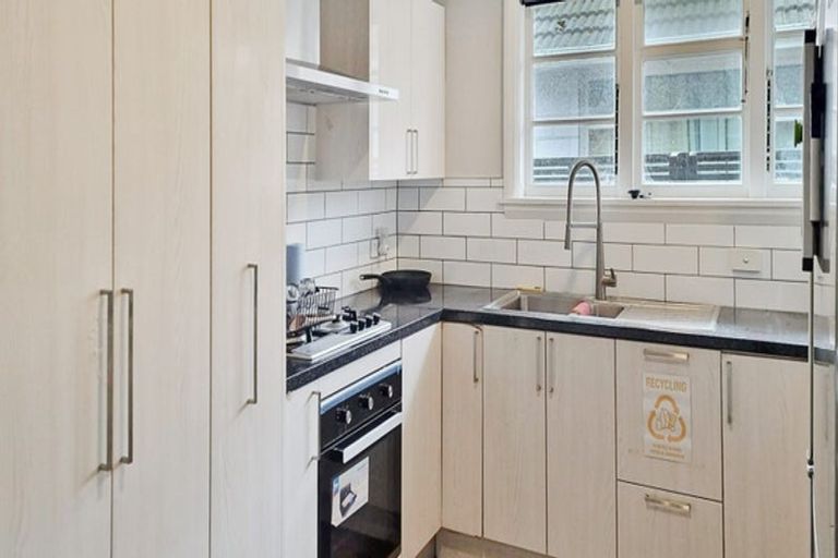 Photo of property in 174 Yaldhurst Road, Sockburn, Christchurch, 8042