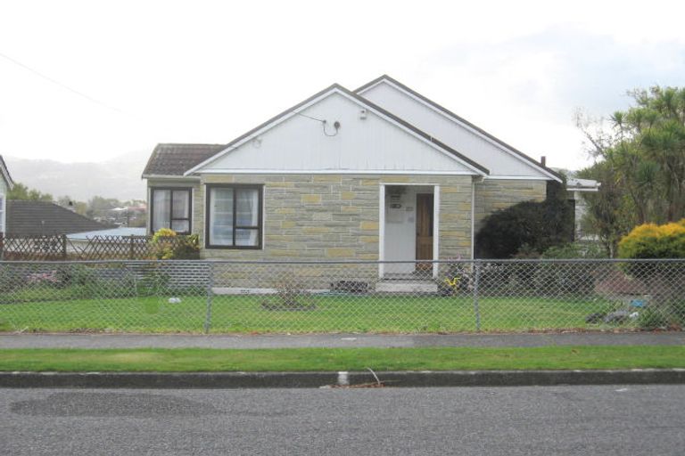 Photo of property in 30 Cleland Crescent, Naenae, Lower Hutt, 5011