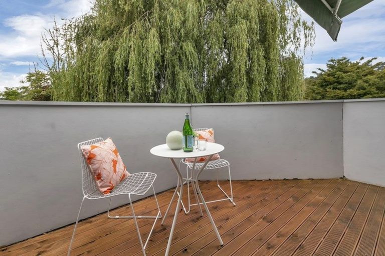 Photo of property in 10 Beeche Place, Birkdale, Auckland, 0626