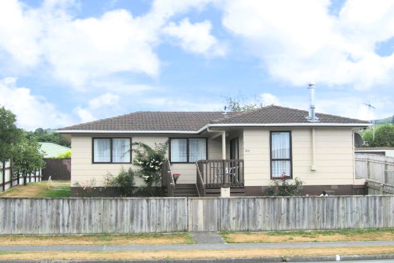 Photo of property in 116 Gemstone Drive, Birchville, Upper Hutt, 5018