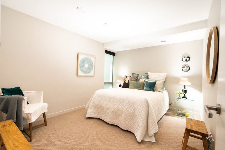 Photo of property in Mariner, 1/140b Oriental Parade, Oriental Bay, Wellington, 6011