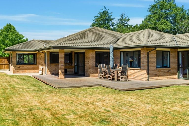 Photo of property in 15 Blowers Place, Halswell, Christchurch, 8025