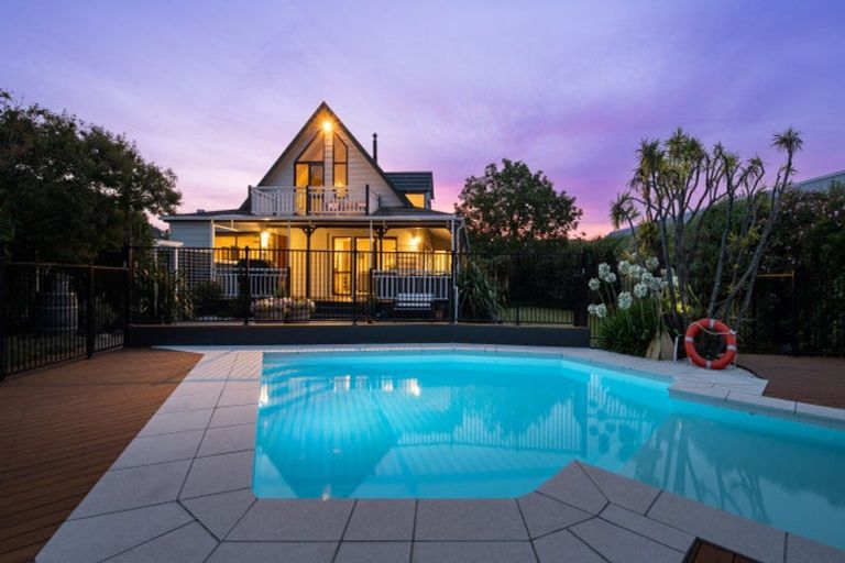 Photo of property in 1 Beach Road, Waikawa, Picton, 7220