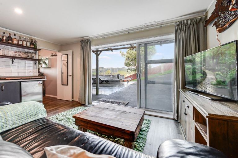 Photo of property in 2 Point Street, Raglan, 3225