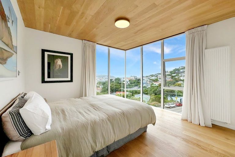 Photo of property in 6 Crawford Road, Kilbirnie, Wellington, 6022