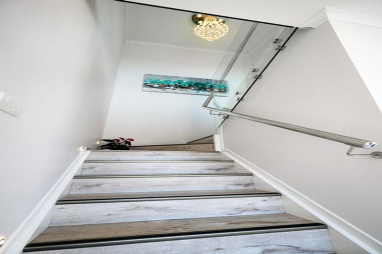 Photo of property in 31 Shibata Rise, Ranui, Auckland, 0612