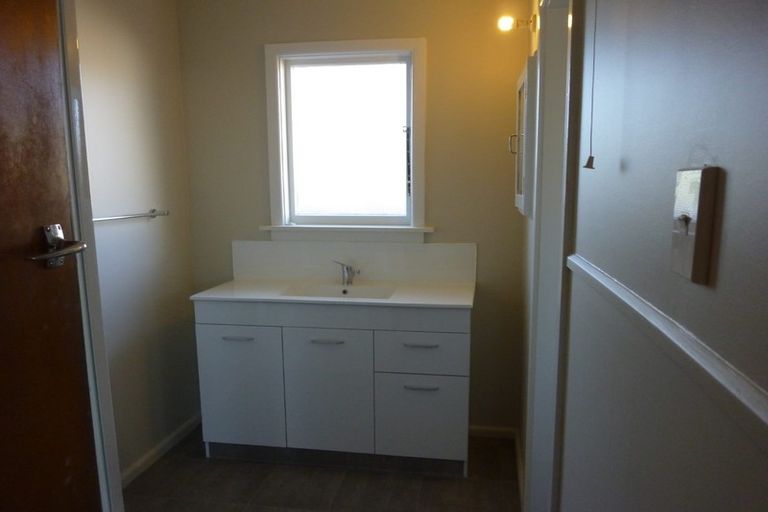 Photo of property in 4 Milnebank Street, Upper Riccarton, Christchurch, 8041