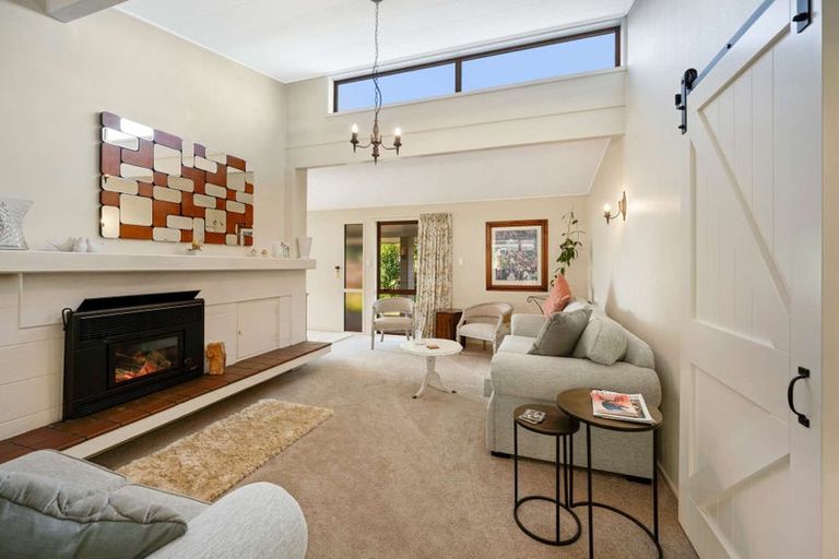 Photo of property in 72 Puketapu Road, Taradale, Napier, 4112