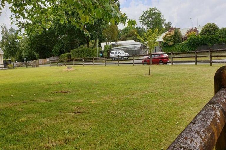 Photo of property in 1 Te Reiti Tamara Grove, Turangi, 3334
