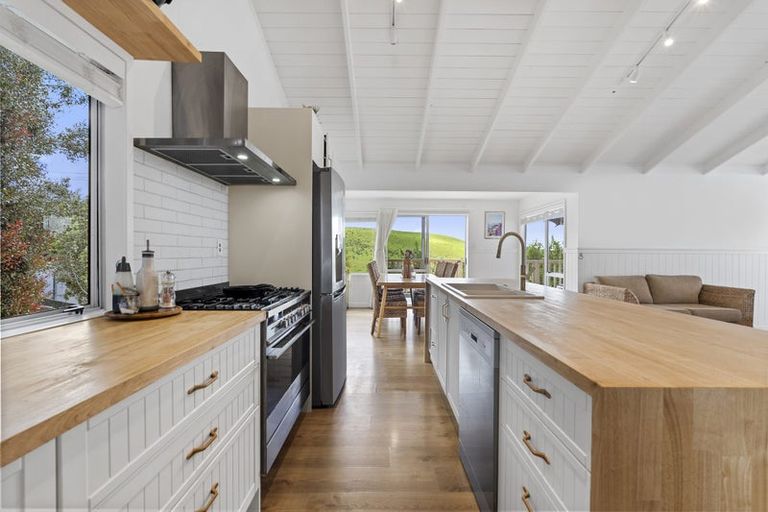 Photo of property in 2 Mabbett Lane, Waimauku, 0883