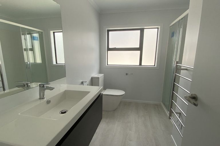 Photo of property in 7/64 Glen Road, Stokes Valley, Lower Hutt, 5019