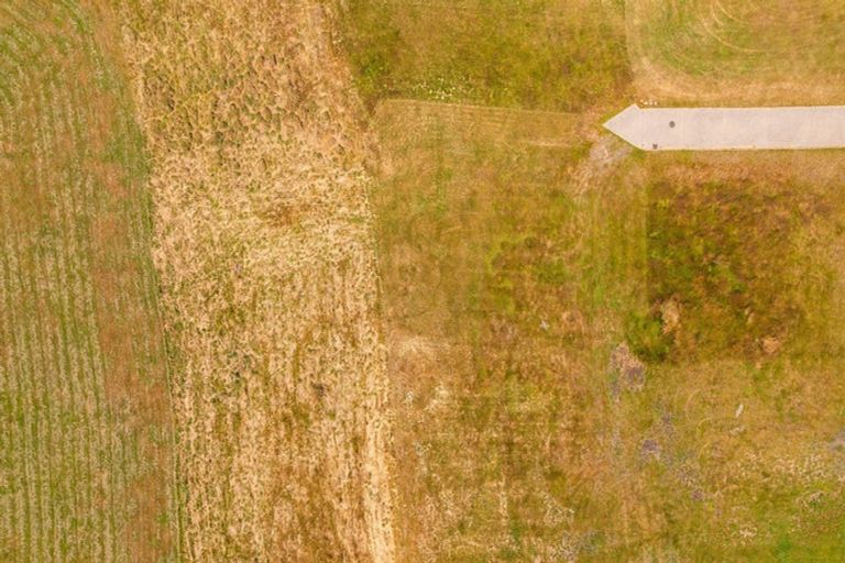 Photo of property in 20 Cunninghams Drive, Jacks Point, Queenstown, 9371