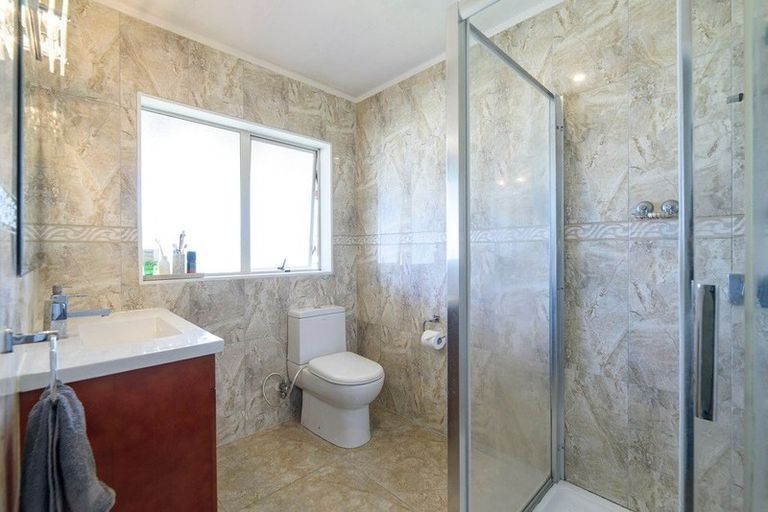 Photo of property in 49 Patts Avenue, Glendene, Auckland, 0602