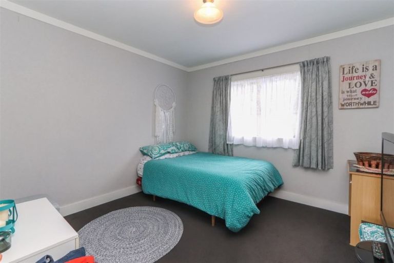 Photo of property in 1 Brookes Street, Inglewood, 4330