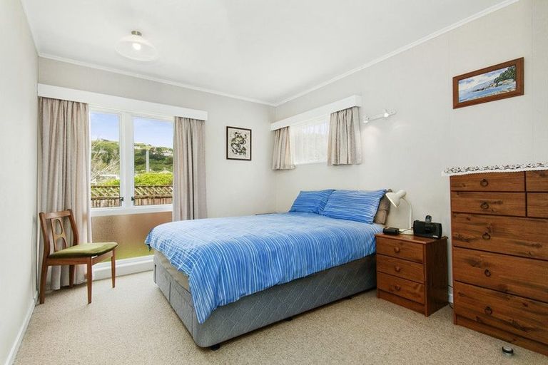 Photo of property in 5 Surrey Street, Tawa, Wellington, 5028