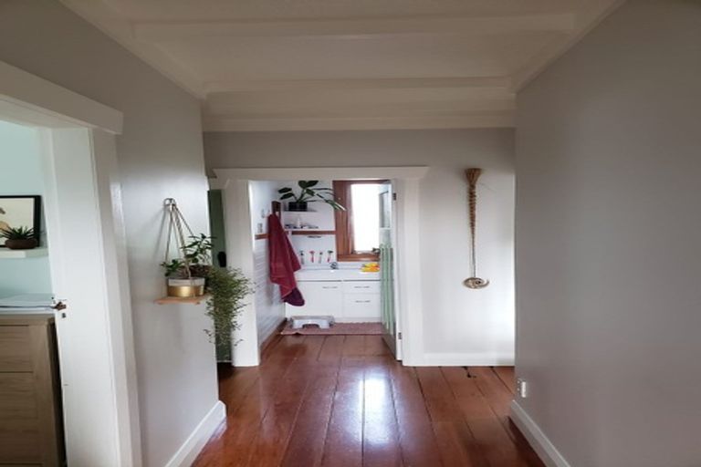 Photo of property in 18 Princes Street, Fitzroy, New Plymouth, 4312