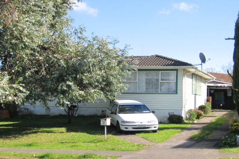 Photo of property in 11 Othello Drive, Clover Park, Auckland, 2023