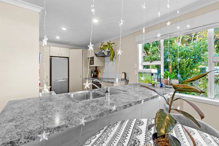 Photo of property in 10 Parris Street, Moturoa, New Plymouth, 4310