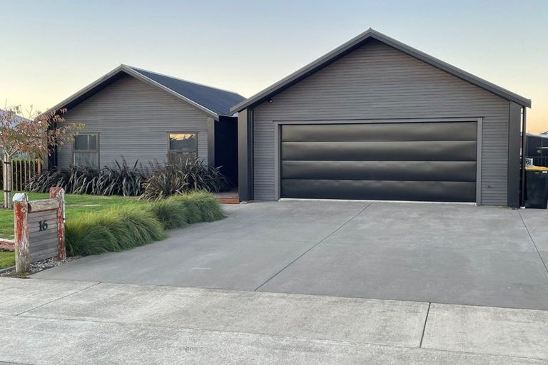Photo of property in 16 Fantail Avenue, Carterton, 5713