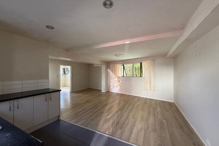 Photo of property in 92a Forrest Hill Road, Forrest Hill, Auckland, 0620