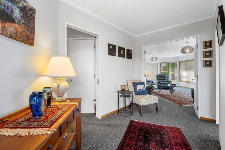 Photo of property in 8 Hoyte Place, Pukehangi, Rotorua, 3015