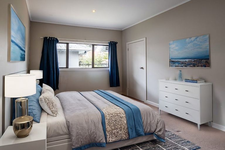 Photo of property in 17 Margan Avenue, New Lynn, Auckland, 0600